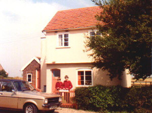 cottage.jpg (34725 bytes)