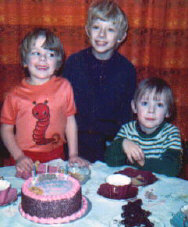 party2.jpg (20145 bytes)