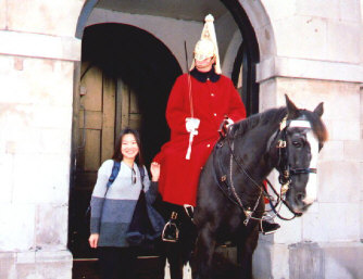 yvnhorse.jpg (46486 bytes)