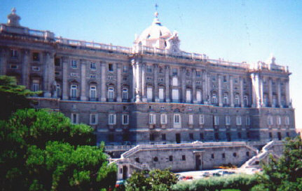 palace.jpg (56948 bytes)