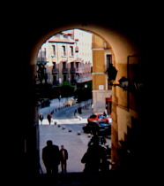 arch.jpg (36208 bytes)