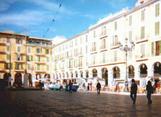 palmcity.jpg (32962 bytes)