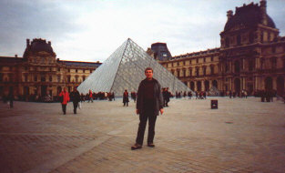 r-louvre.jpg (34735 bytes)