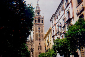 giralda1.jpg (48047 bytes)