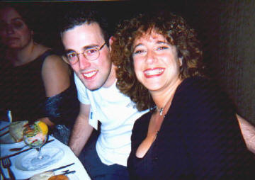 paulaura.jpg (32622 bytes)